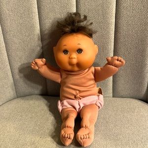 Vintage 1999 Cabbage Patch Doll CPK Baby Infant Newborn 10 inch Tan, brown eyes.